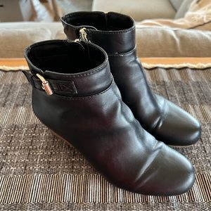 Dr. Scholl’s True Comfort Booties